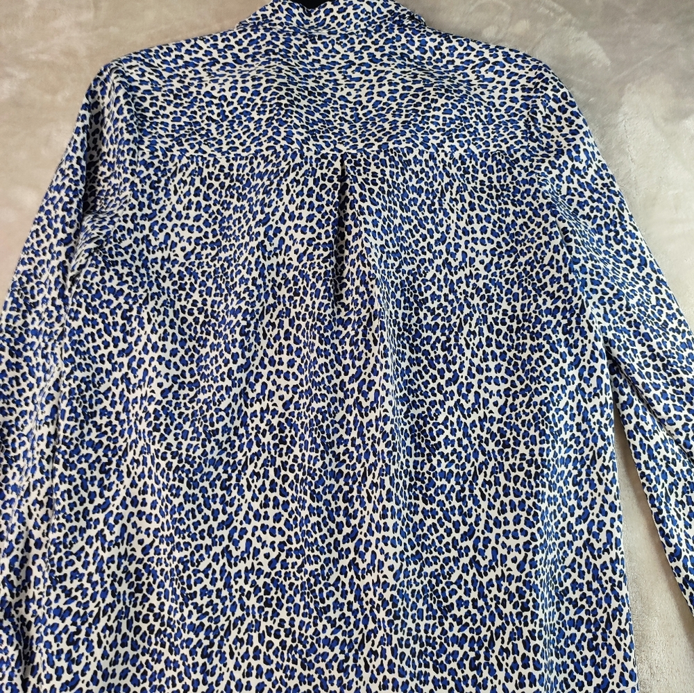 Juicy Couture Blue & White Cheetah print  Long Sleeve Blouse Top EUC - Picture 9 of 9